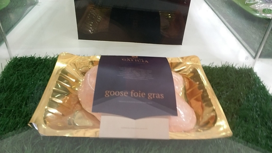 422mm Golden Thermoforming Film Untuk Paket Kulit Sosis Daging Kemasan Bungkus Plastik